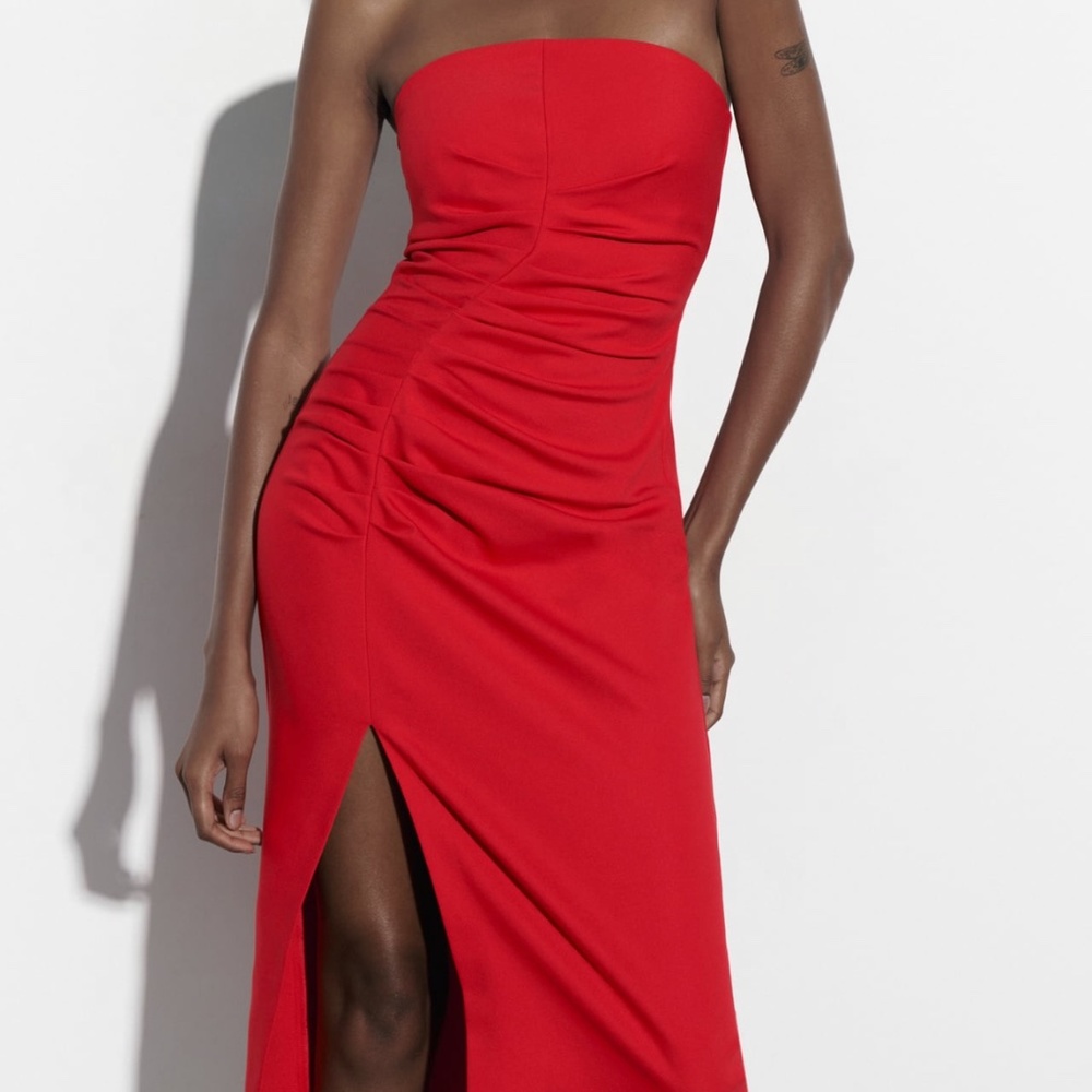Zara limited edition celeb style ruched tube midi dress with slit - Picture 2 of 8